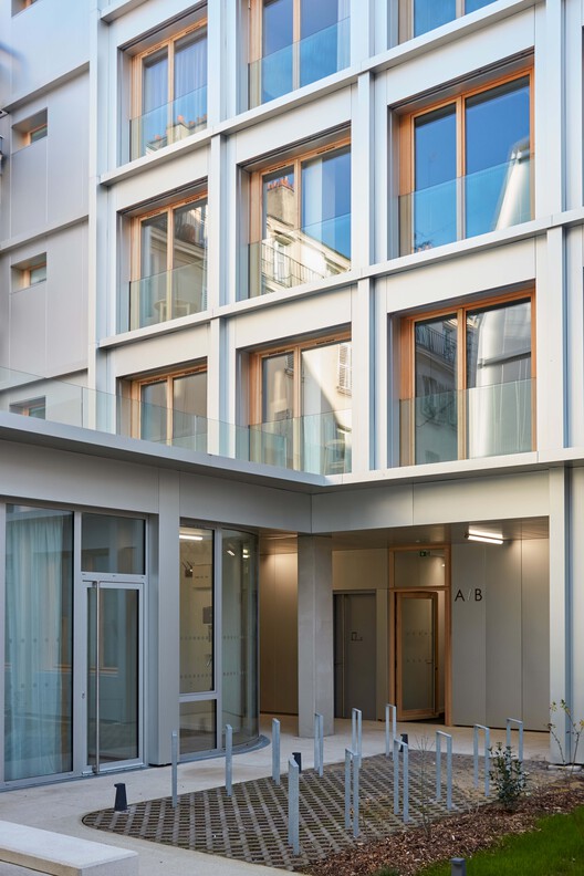 Parking Lot into Social Housing Residence / NZI Architectes - Exterior Photography, Facade, Glass, Balcony