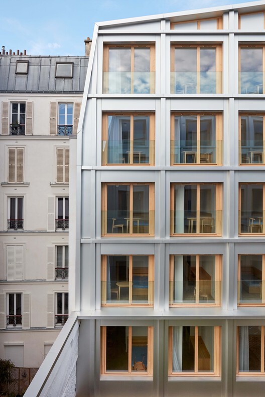 Parking Lot into Social Housing Residence / NZI Architectes - Interior Photography, Balcony