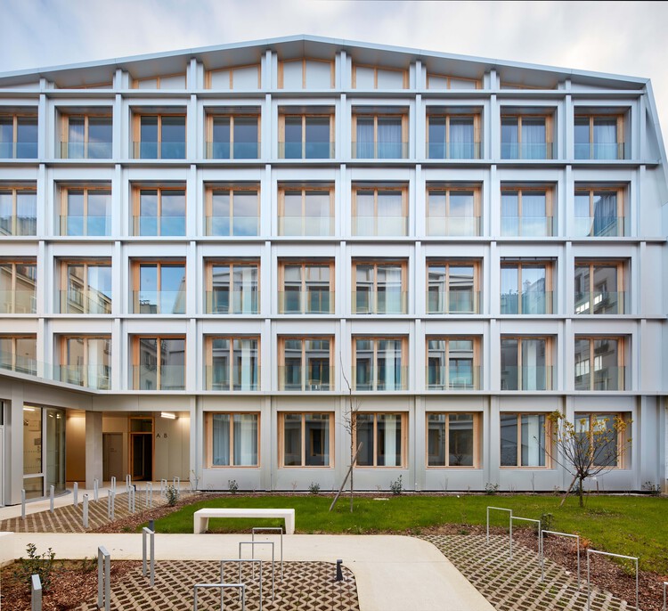 Parking Lot into Social Housing Residence / NZI Architectes - Social Housing