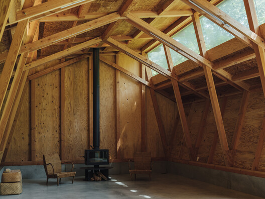 Three Roofs Timber Hall  / OOTT - Interior Photography, Wood, Beam