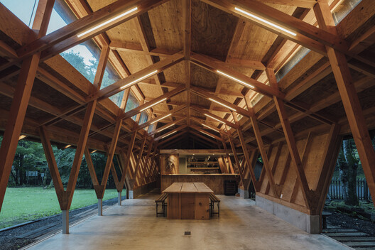 Three Roofs Timber Hall  / OOTT - Image 15 of 28