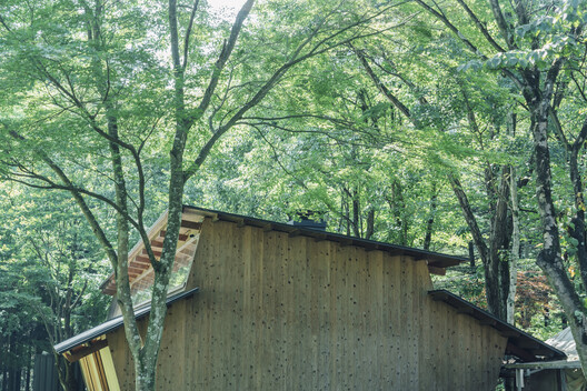 Three Roofs Timber Hall  / OOTT - Exterior Photography, Wood