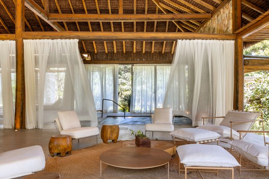 Spa / Angela Castilho Arquitetura e Interiores - Fotografia de Interiores, Sala de Estar, Madeira, Cadeira