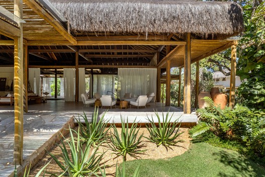 Spa / Angela Castilho Arquitetura e Interiores - Fotografia de Exterior, Madeira, Terraço