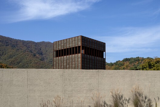 Mugok / 100A associates - Image 8 of 29