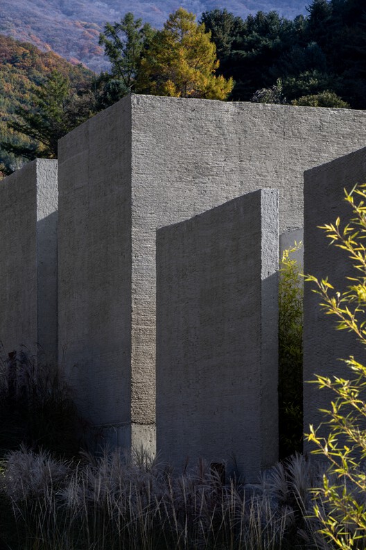 Mugok / 100A associates - Image 11 of 29