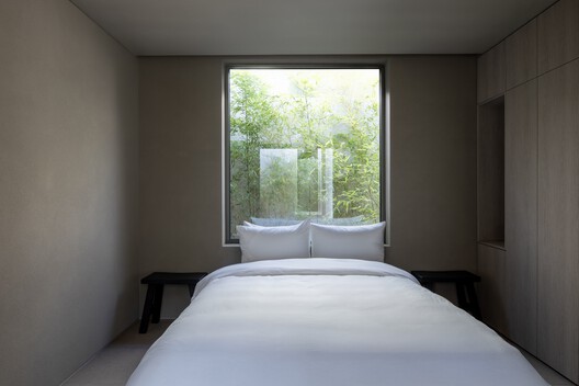 Mugok / 100A associates - Interior Photography, Bedroom, Wood, Bed