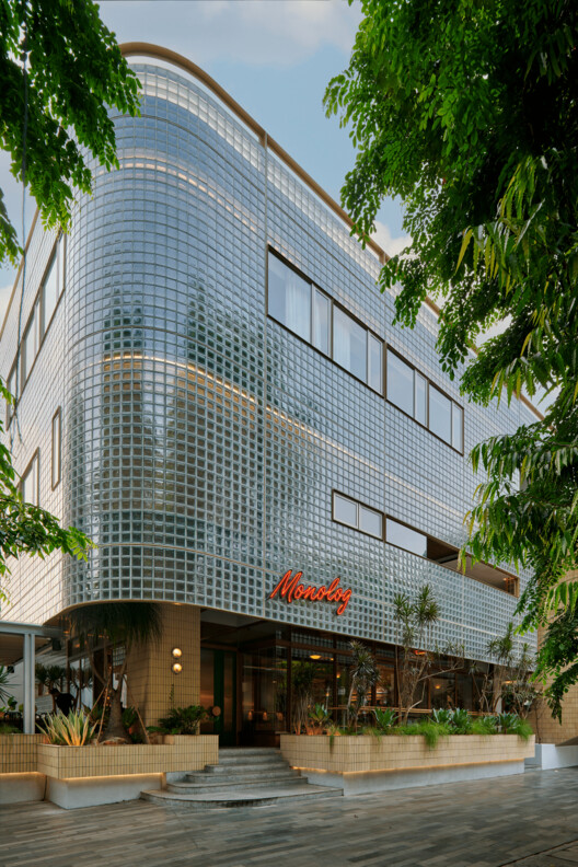 Gunawarman 35 / WOFF - Image 6 of 27