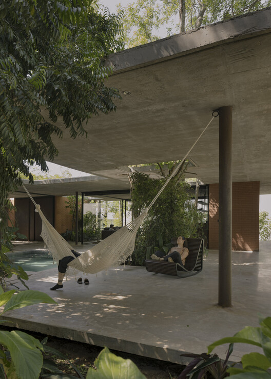 A Forest in the House / Equipo de Arquitectura - Image 3 of 23