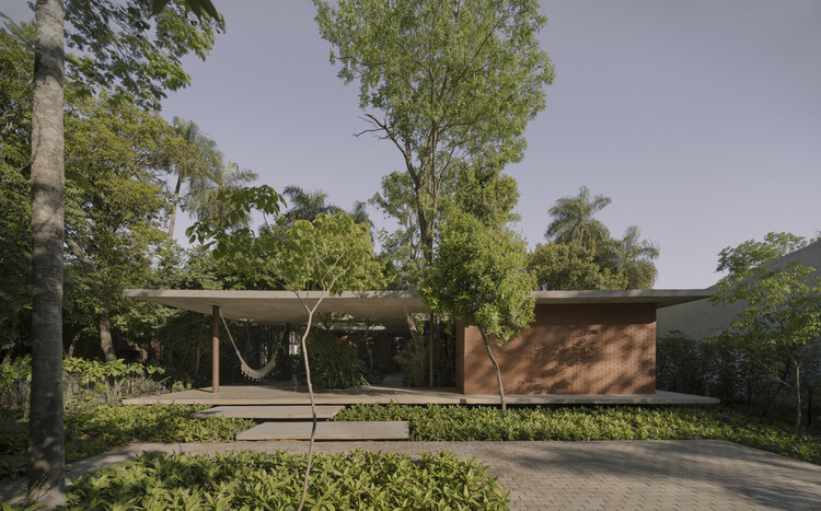 Bosque en la Casa / Equipo de Arquitectura - Imagen 2 de 23
