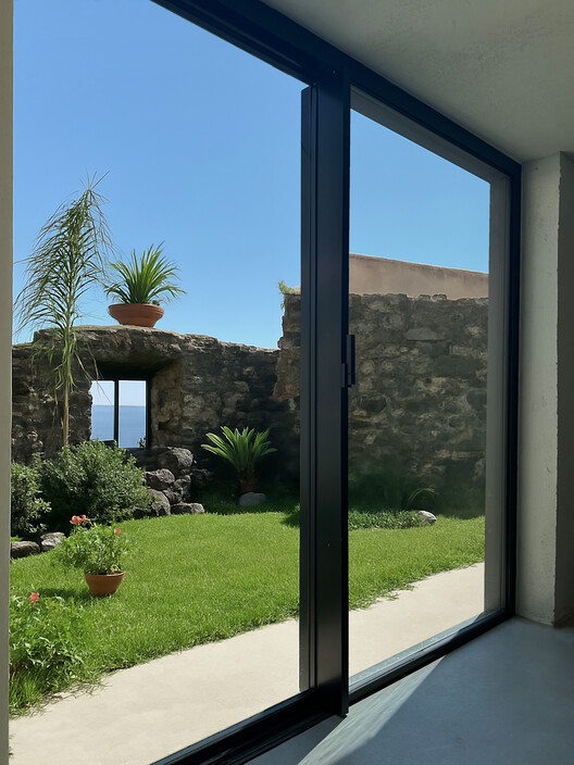 Villa Lava / Nábito Architects - Fotografía exterior, Vidrio