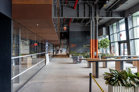 Building at the Edge: New York and Hong Kong’s Competing Waterfront Logics - Image 9 of 20