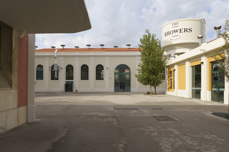 Transformation of the Former Military Maintenance Power Plant into the Browers Beato Microbrewery and Restaurant / Eduardo Souto de Moura + Nuno Graça Moura - Image 9 of 31
