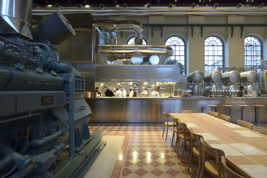Transformation of the Former Military Maintenance Power Plant into the Browers Beato Microbrewery and Restaurant / Eduardo Souto de Moura + Nuno Graça Moura - Interior Photography