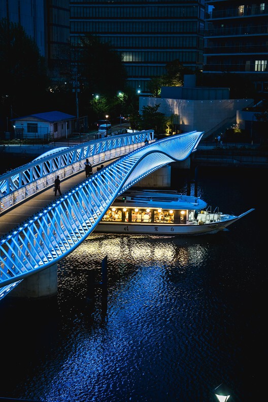 Reimei Kobashi Pedestrian Bridge / Hoshino Architects - Exterior Photography, Waterfront, Beam