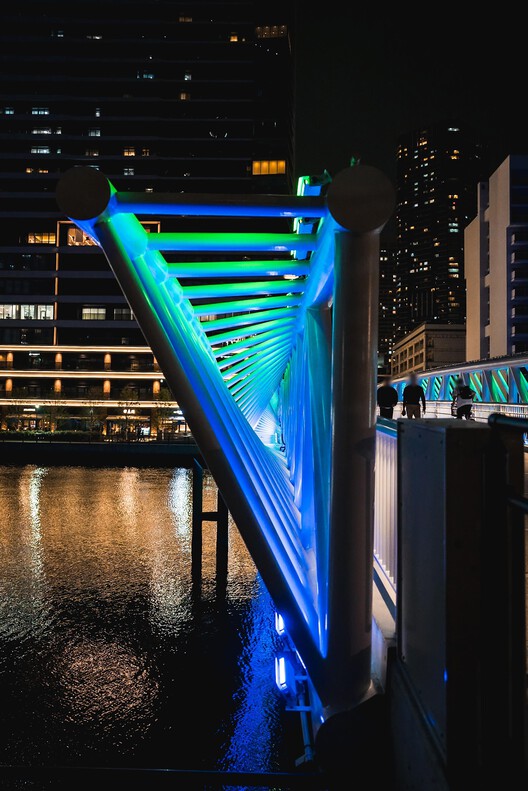 Reimei Kobashi Pedestrian Bridge / Hoshino Architects - Interior Photography