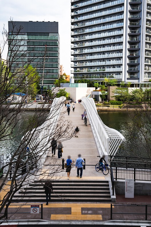 Reimei Kobashi Pedestrian Bridge / Hoshino Architects - Exterior Photography, Cityscape