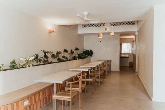 Nola café & cocina / Baral Studio - Fotografía interior, Comedor, Madera, Mesas, Sillas