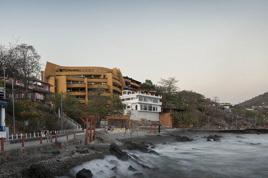 Carpinteros Residential Building / Zozaya Arquitectos - Image 8 of 27