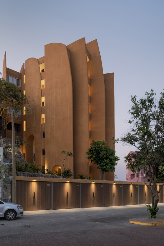 Carpinteros Residential Building / Zozaya Arquitectos - Exterior Photography, Concrete