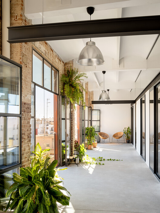 MA6B - Casa Galería / 2.17 ARQUITECTURA - Fotografía interior, Sillas, Fijación Vigas