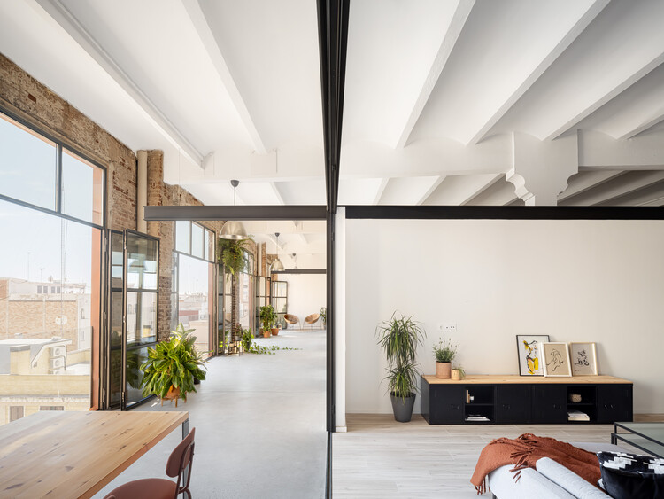 MA6B - Casa Galería / 2.17 ARQUITECTURA - Fotografía interior, Renovación, Fijación Vigas, Sillas