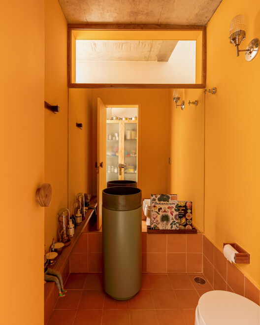 São Roque House / Gema Arquitetura São Roque House / Gema Arquitetura - Interior Photography, Bathroom, Wood, Lighting, Sink