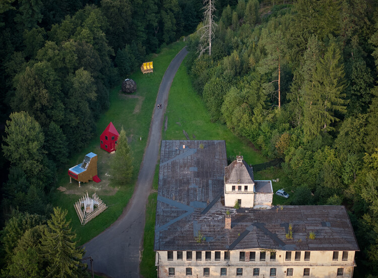 Cabin Fever 2025 Installations / Hello Wood - Exterior Photography