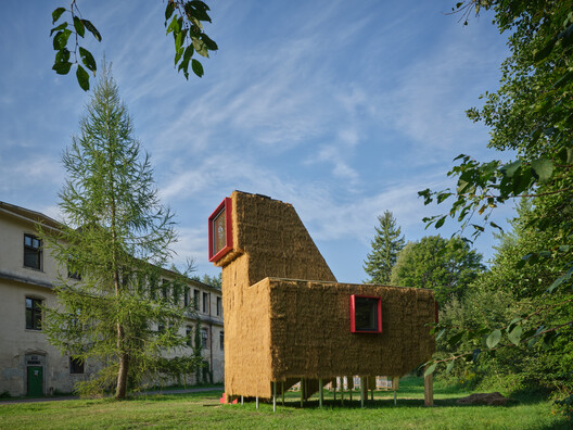 Cabin Fever 2025 Installations / Hello Wood - Exterior Photography