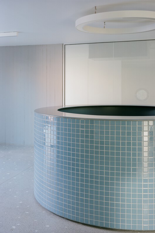 Art 1 Office / Neiheiser Argyros - Interior Photography, Bathroom, Glass