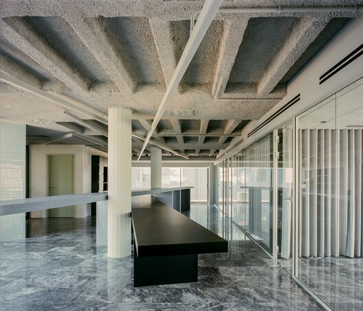 Art 1 Office / Neiheiser Argyros - Interior Photography, Glass, Beam, Column