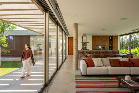 Swing House / lb+mr - Interior Photography, Living Room, Wood, Chair, Courtyard