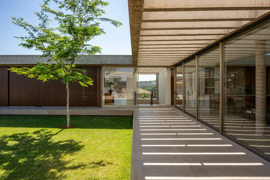 Swing House / lb+mr - Exterior Photography, Courtyard