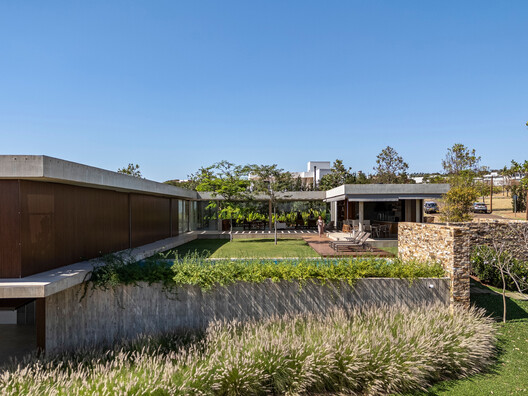 Swing House / lb+mr - Image 2 of 32