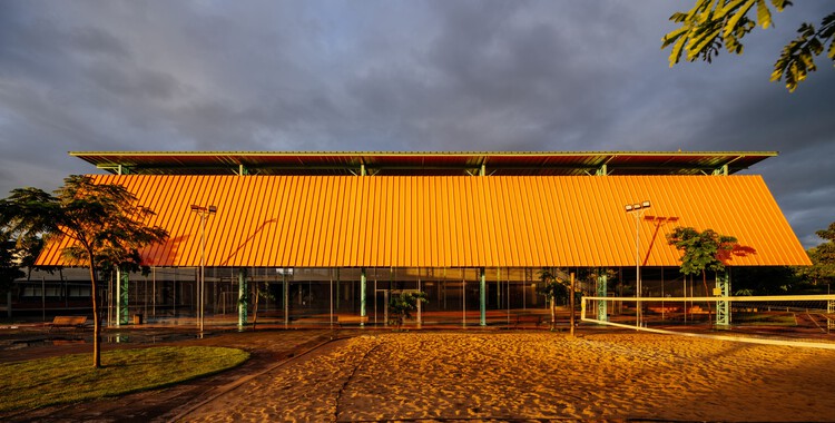 Quadra Colégio Pequeno Príncipe / Ricardo Gusmão Arquitetos - Outros Edifícios