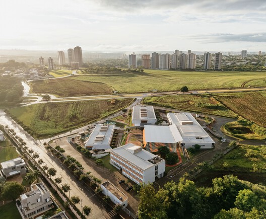 Pequeno Príncipe School Court / Ricardo Gusmão Arquitetos - Exterior Photography, Aerial View Photography