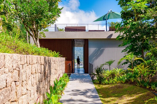 How to Frame the Landscape: Design Strategies in Residential Architecture How to Frame the Landscape: Design Strategies in Residential Architecture - Image 30 of 34