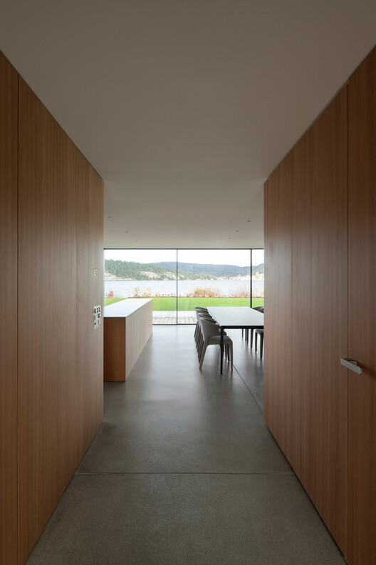 How to Frame the Landscape: Design Strategies in Residential Architecture How to Frame the Landscape: Design Strategies in Residential Architecture - Image 24 of 34