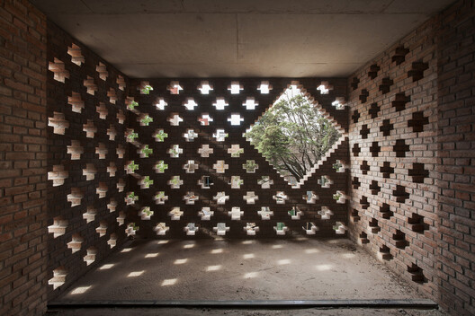 How to Frame the Landscape: Design Strategies in Residential Architecture How to Frame the Landscape: Design Strategies in Residential Architecture - Image 14 of 34