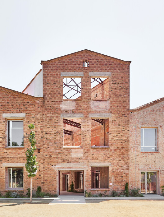 Seven Finalists Announced for the 2026 EU Mies Awards for Contemporary European Architecture - Image 86 of 118