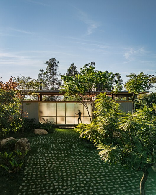 Itupeva House / UNA MUNIZVIEGAS Itupeva House / UNA MUNIZVIEGAS - Exterior Photography, Garden