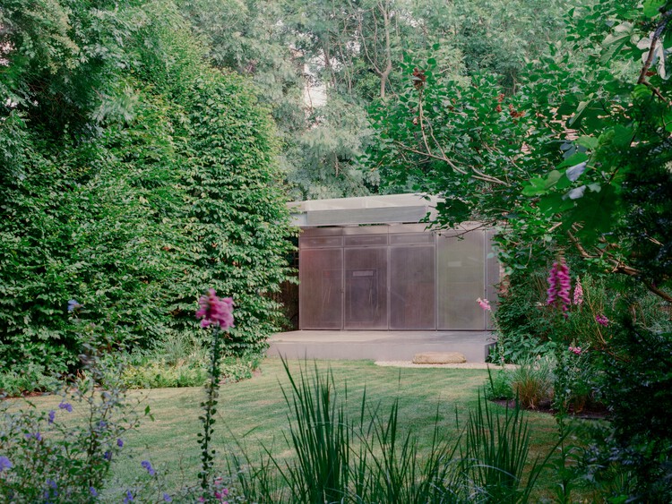 Exeter Road Pavilion / Neiheiser Argyros - Image 6 of 16