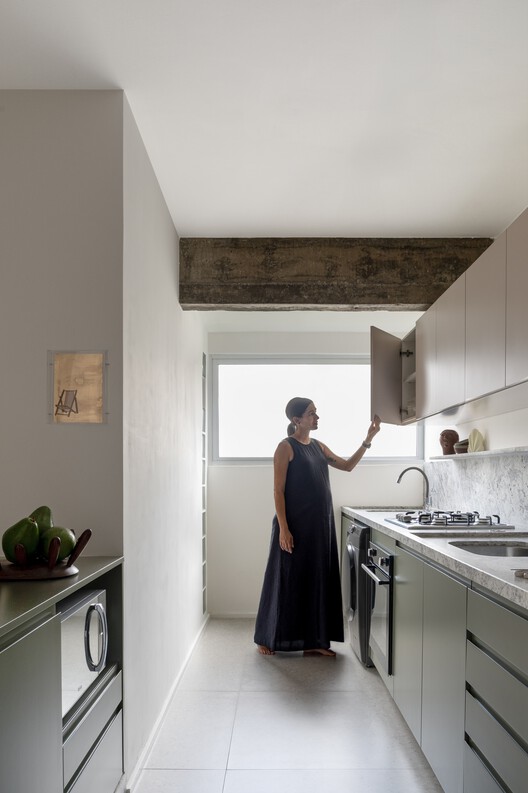 Araruama Apartment / Estúdio OLO - Interior Photography, Kitchen, Countertop, Lighting, Sink