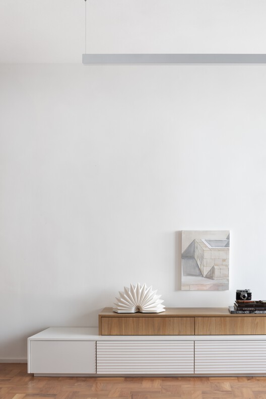 Araruama Apartment / Estúdio OLO - Interior Photography, Kitchen, Wood