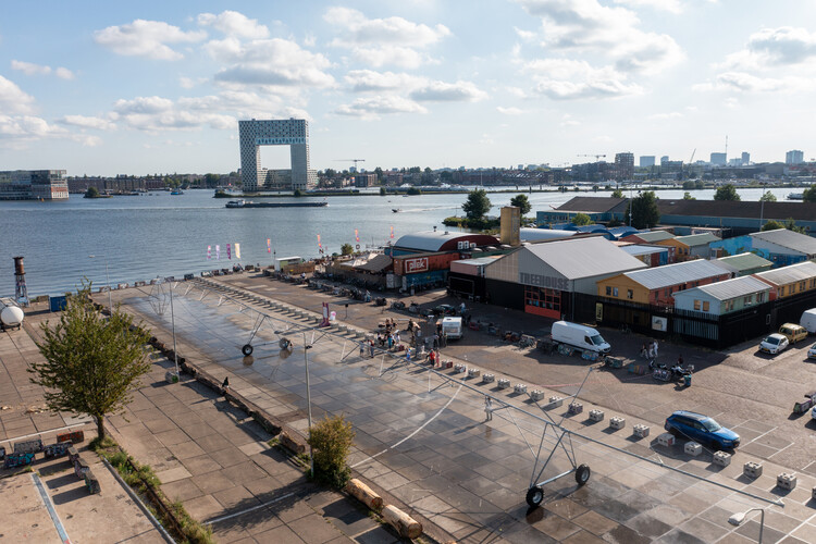 Instalação PIVOT / Vão + Héctor Zamora - Fotografia de Exterior