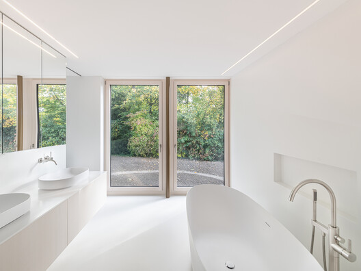 Winkelhaus / estudio kmmk - Interior Photography, Bathroom, Bathtub, Sink