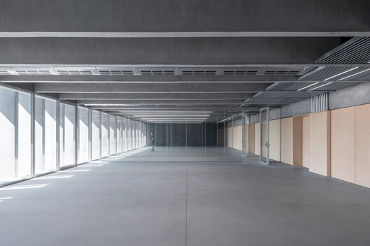 Facultad de Turismo de Malága / VAILLO + ARCHITECTS Facultad de Turismo de Malága / VAILLO + ARCHITECTS - Imagen 13 de 34