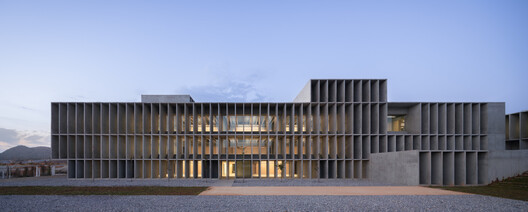 Facultad de Turismo de Malága / VAILLO + ARCHITECTS Facultad de Turismo de Malága / VAILLO + ARCHITECTS - Fotografía exterior