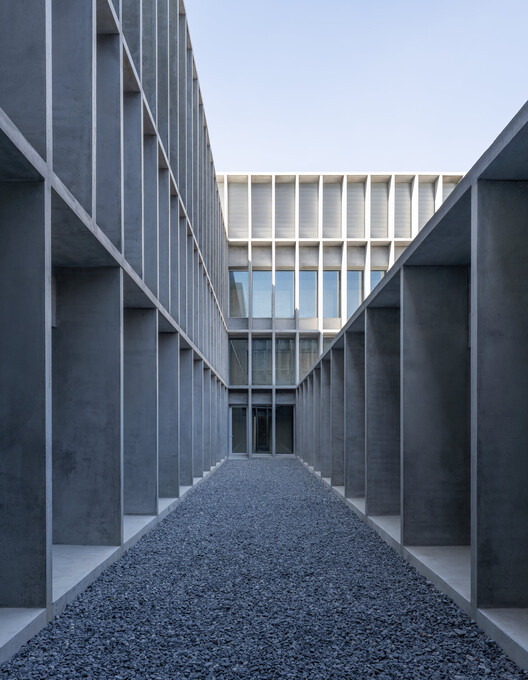 Facultad de Turismo de Malága / VAILLO + ARCHITECTS Facultad de Turismo de Malága / VAILLO + ARCHITECTS - Imagen 5 de 34