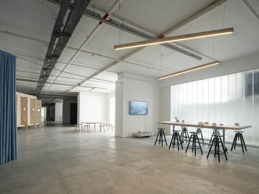 Garage Encounters / BUREAU (Daniel Zamarbide, Carine Pimenta, Galliane Zamarbide) Garage Encounters / BUREAU (Daniel Zamarbide, Carine Pimenta, Galliane Zamarbide) - Interior Photography, Wood, Lighting, Chair, Beam